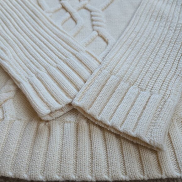 NWOT 100% Merino Hoodie Aran Design Celtic - Picture 2 of 7